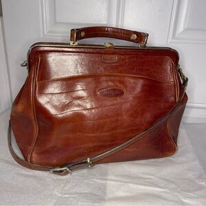 VINTAGE Oroton Leather Crossbody Doctors Bag
